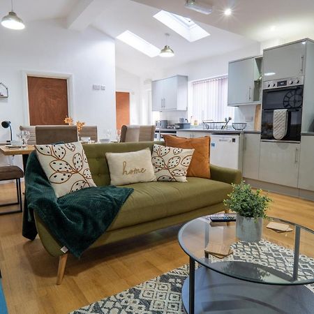 Heartland House, 7 Spacious Bedrooms Sleeps 4 Plus, Near Nec, Jlr,Bhx Birmingham Kültér fotó
