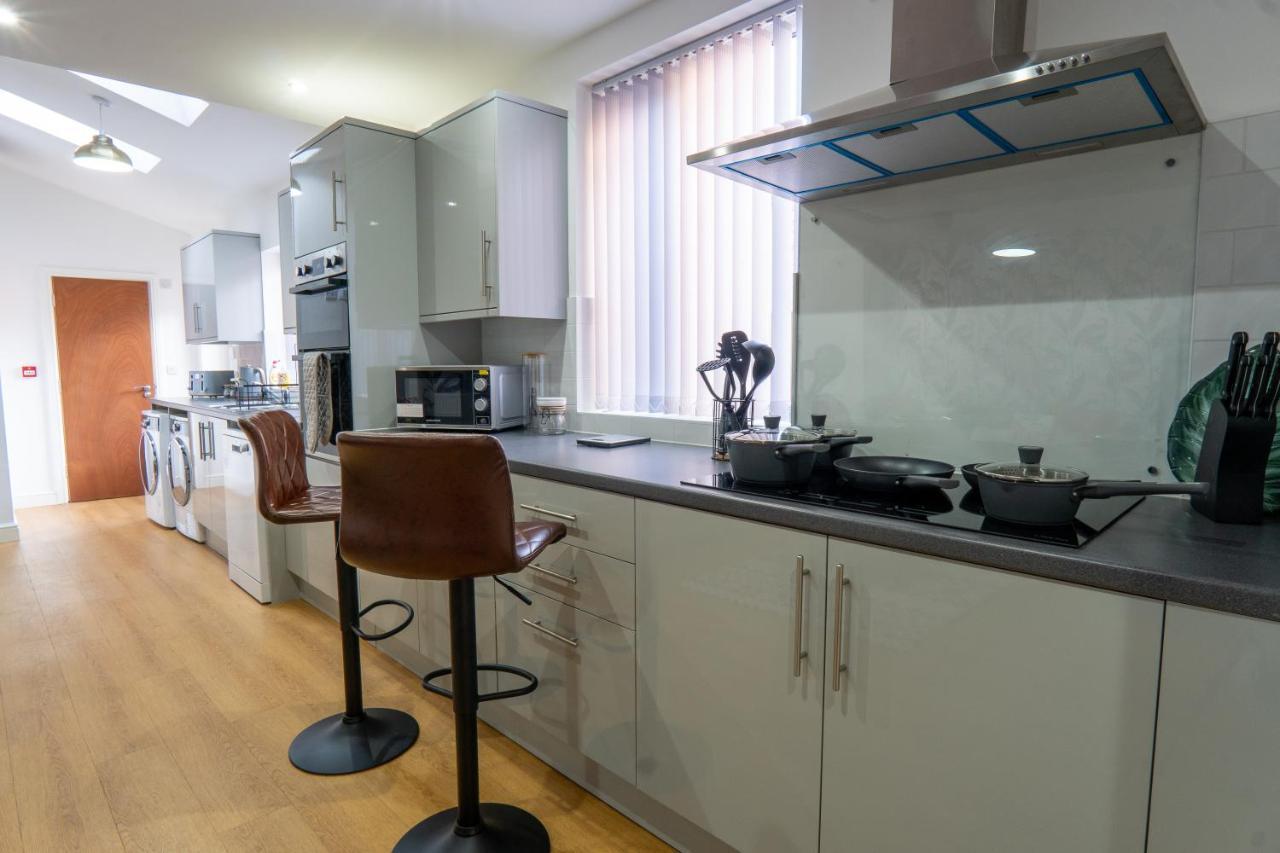 Heartland House, 7 Spacious Bedrooms Sleeps 4 Plus, Near Nec, Jlr,Bhx Birmingham Kültér fotó