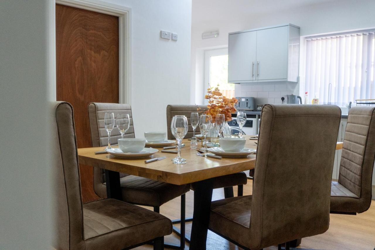Heartland House, 7 Spacious Bedrooms Sleeps 4 Plus, Near Nec, Jlr,Bhx Birmingham Kültér fotó