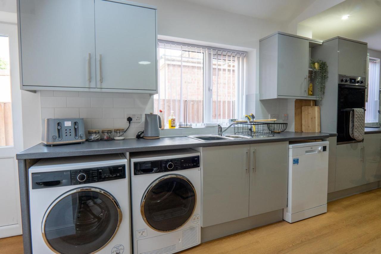 Heartland House, 7 Spacious Bedrooms Sleeps 4 Plus, Near Nec, Jlr,Bhx Birmingham Kültér fotó
