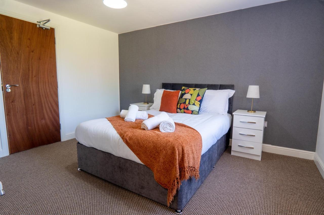 Heartland House, 7 Spacious Bedrooms Sleeps 4 Plus, Near Nec, Jlr,Bhx Birmingham Kültér fotó