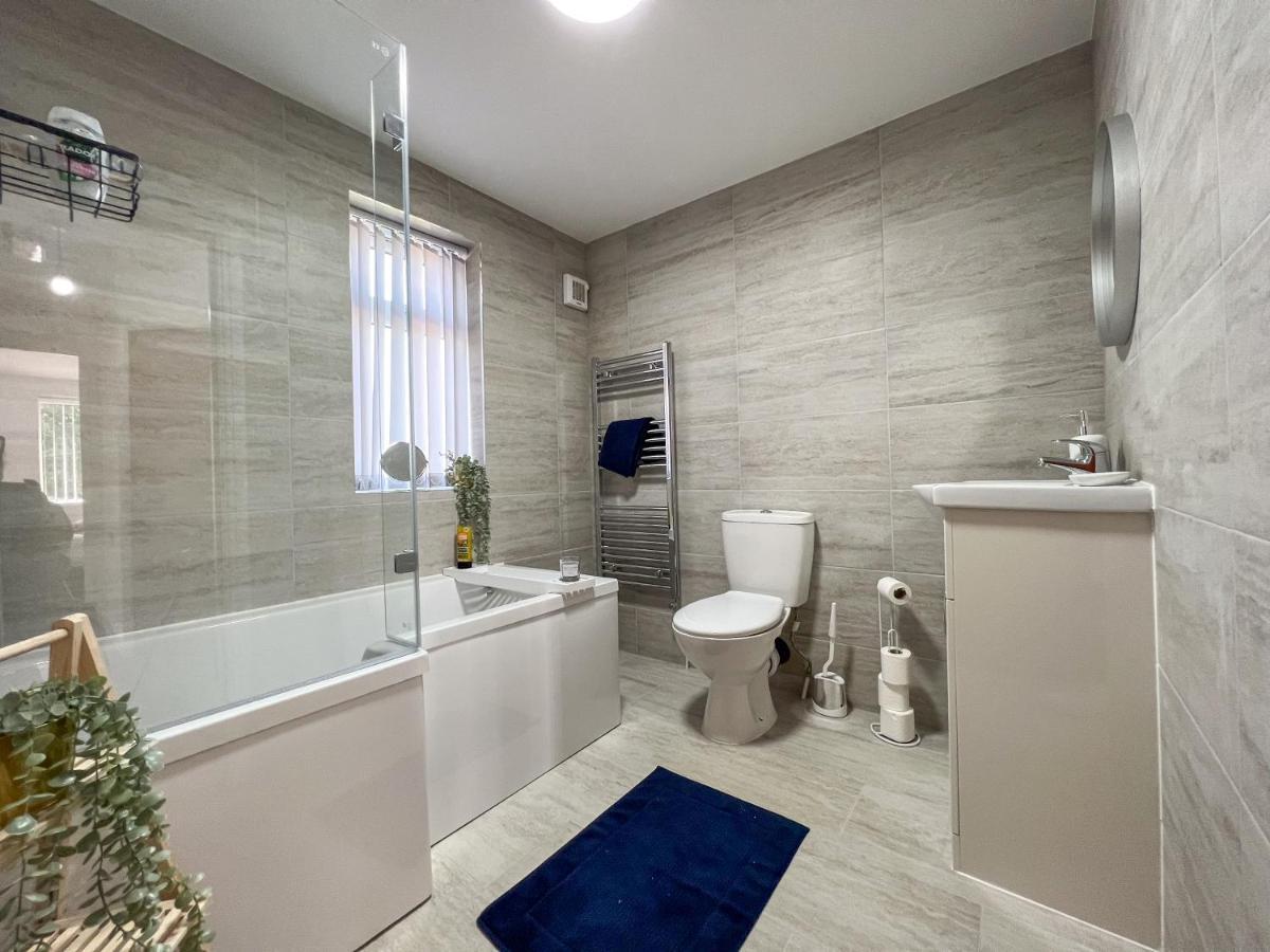 Heartland House, 7 Spacious Bedrooms Sleeps 4 Plus, Near Nec, Jlr,Bhx Birmingham Kültér fotó