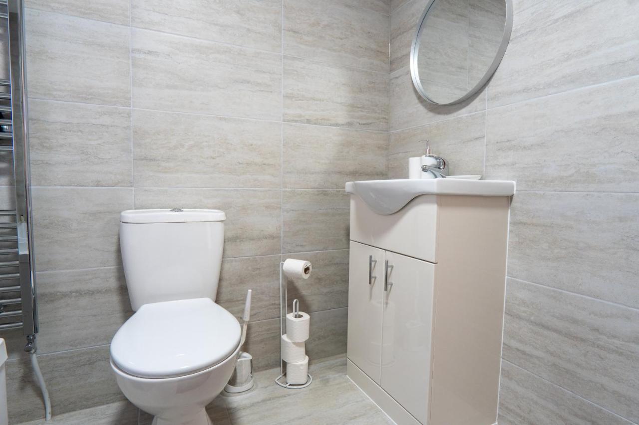 Heartland House, 7 Spacious Bedrooms Sleeps 4 Plus, Near Nec, Jlr,Bhx Birmingham Kültér fotó