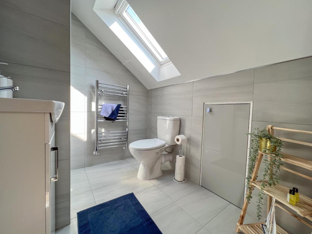 Heartland House, 7 Spacious Bedrooms Sleeps 4 Plus, Near Nec, Jlr,Bhx Birmingham Kültér fotó