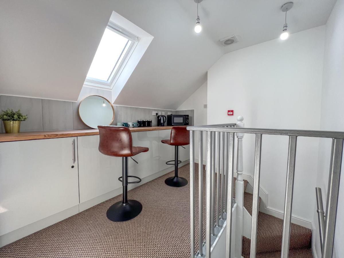Heartland House, 7 Spacious Bedrooms Sleeps 4 Plus, Near Nec, Jlr,Bhx Birmingham Kültér fotó