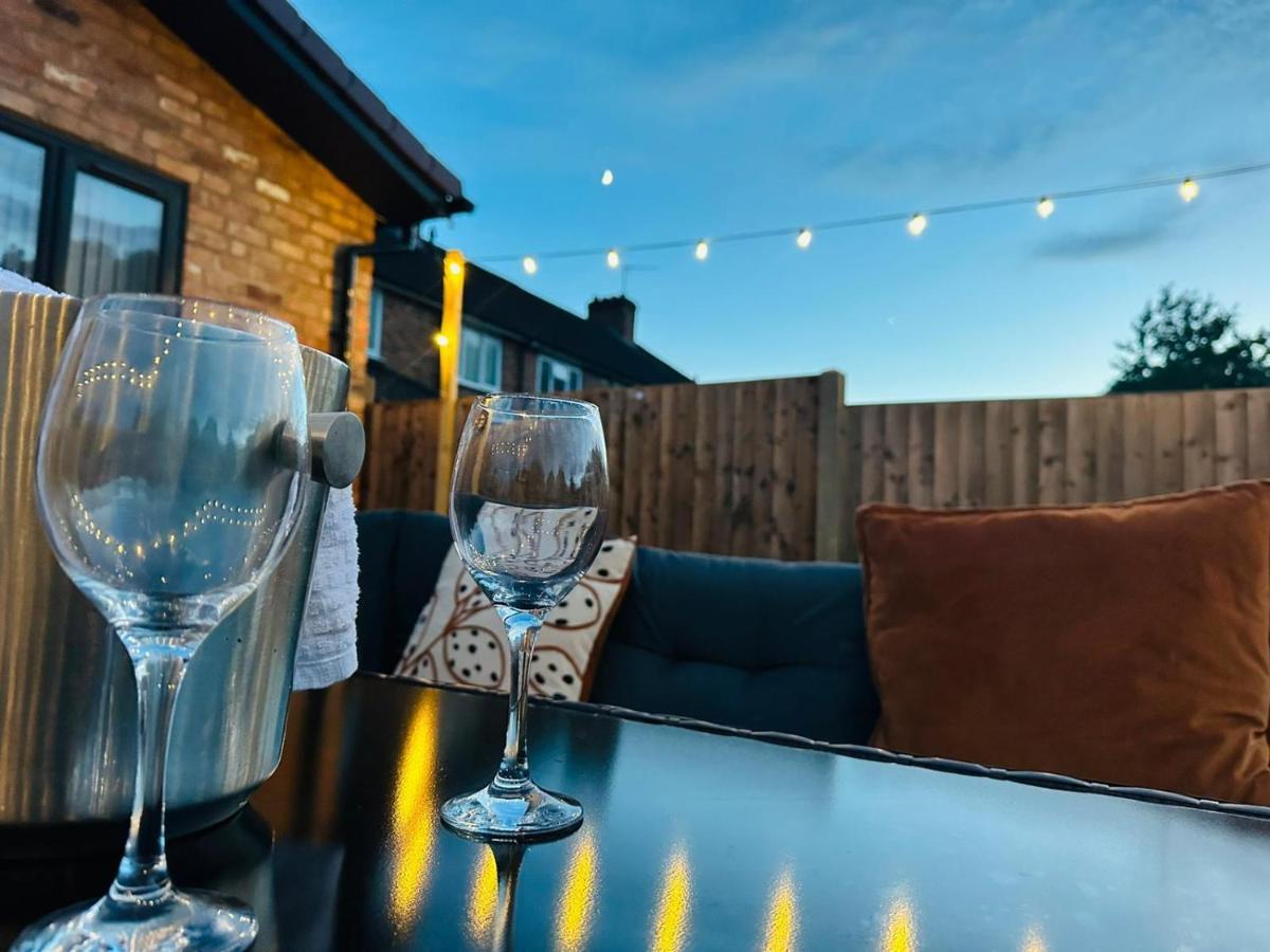 Heartland House, 7 Spacious Bedrooms Sleeps 4 Plus, Near Nec, Jlr,Bhx Birmingham Kültér fotó